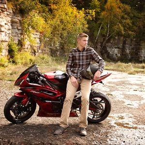 Meet your Posher, Branden